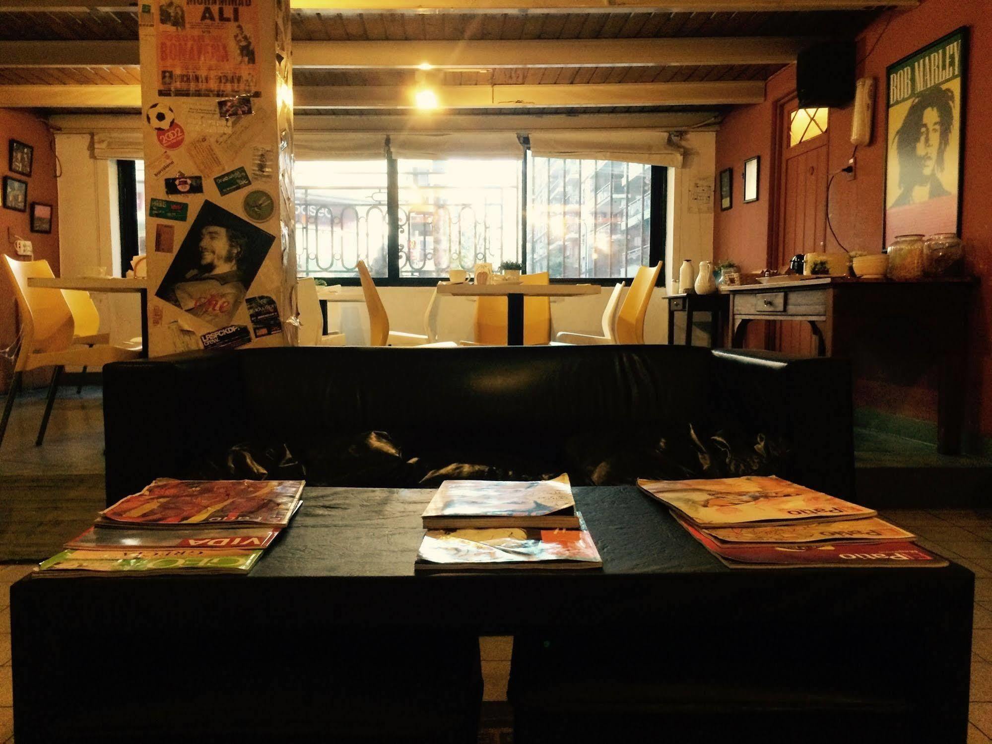 Petit Recoleta Hostel Buenos Aires Exteriör bild