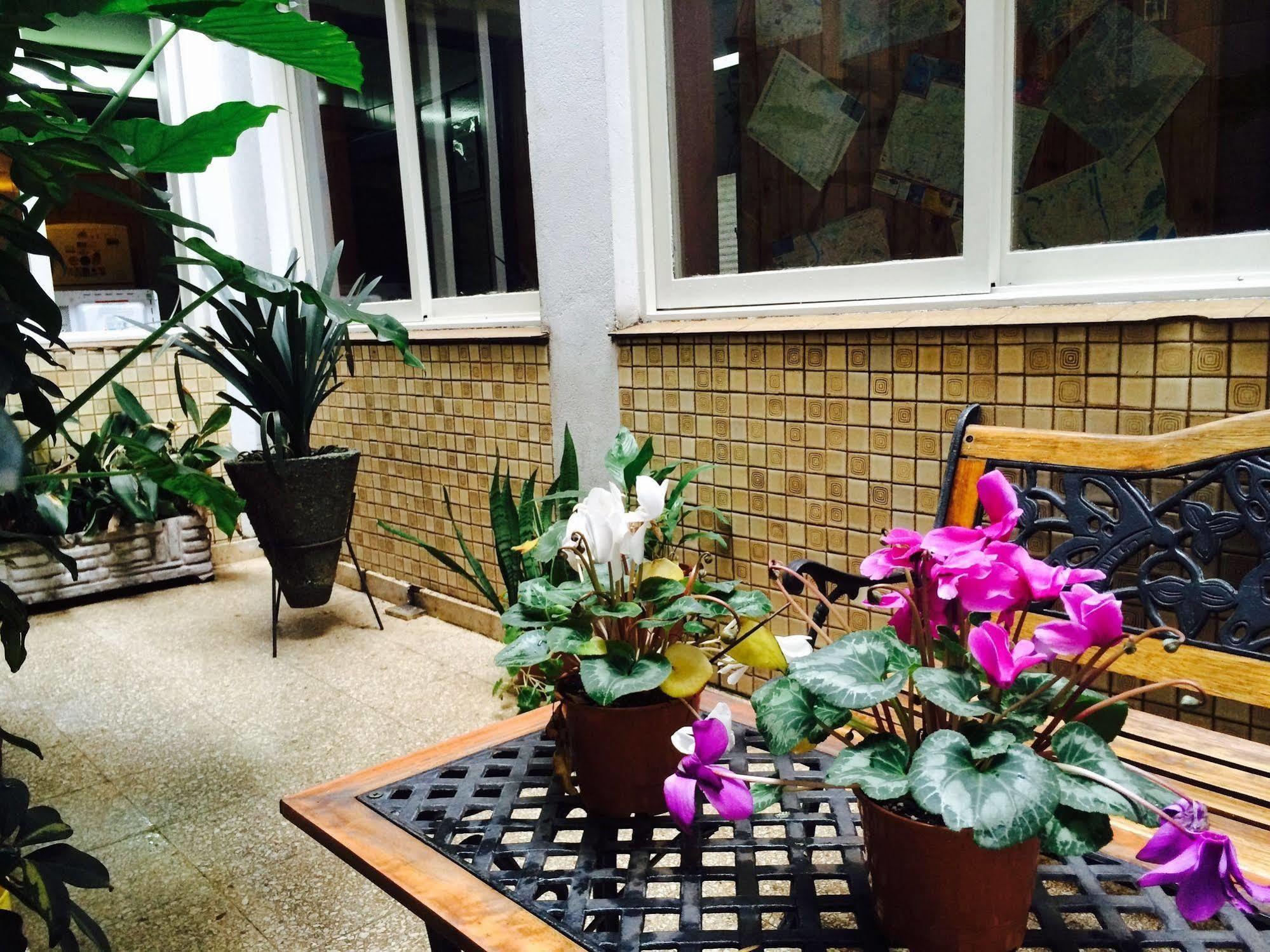 Petit Recoleta Hostel Buenos Aires Exteriör bild
