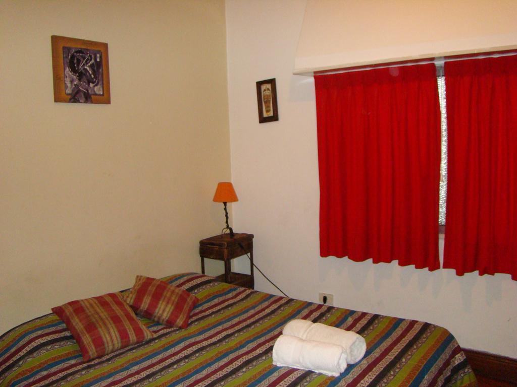 Petit Recoleta Hostel Buenos Aires Rum bild